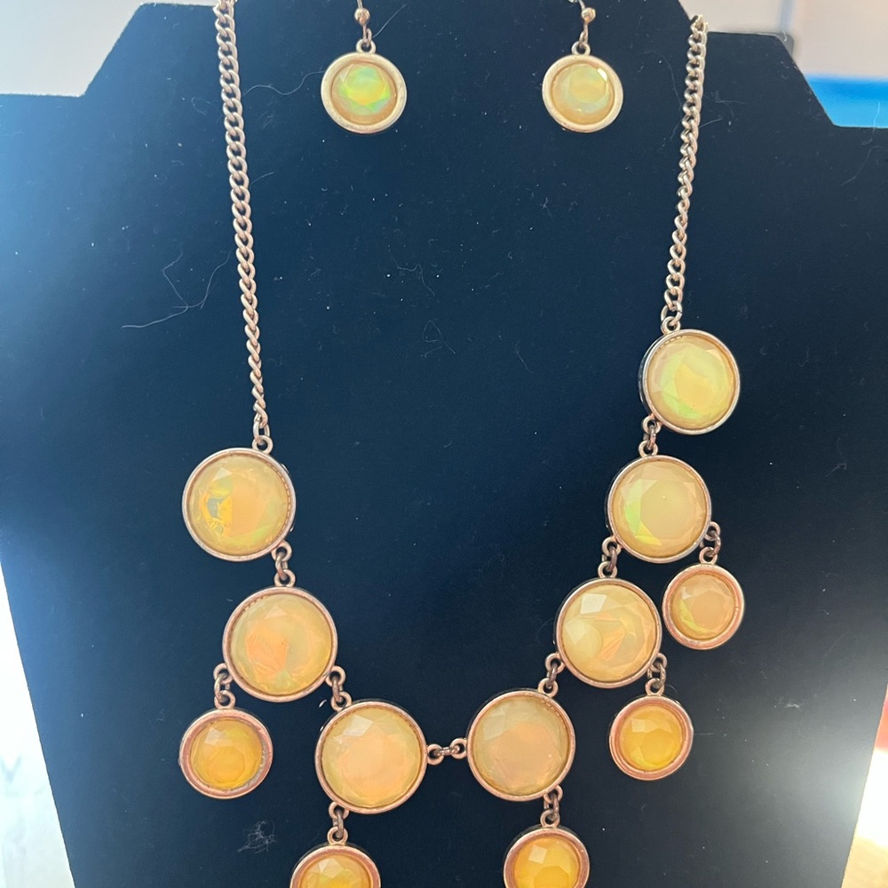 Elegant Gold Necklace and Earring Set